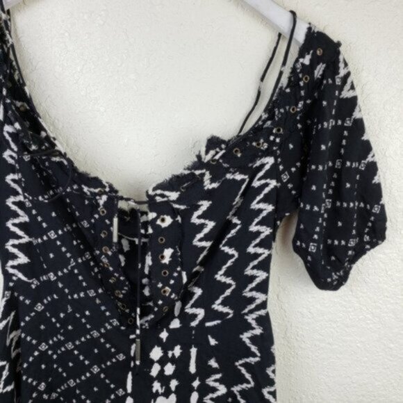 TULAROSA Revolve Tionesta Laced Dress Black/White Off Shoulders Viscose size XS - Picture 13 of 16